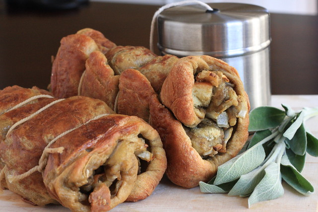 9 Plant-Based Thanksgiving Main Dishes Everyone Will Love