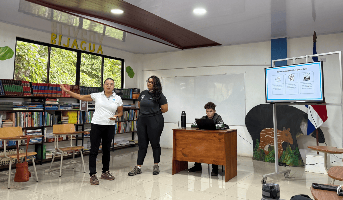 Nillareth Gallardo (left) and Melany Soto (right), who are both part of the Local Chamber of Tourism telling us about their work protecting tapirs in their community